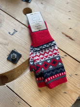 Load image into Gallery viewer, Nordic Design Fingerless Gloves